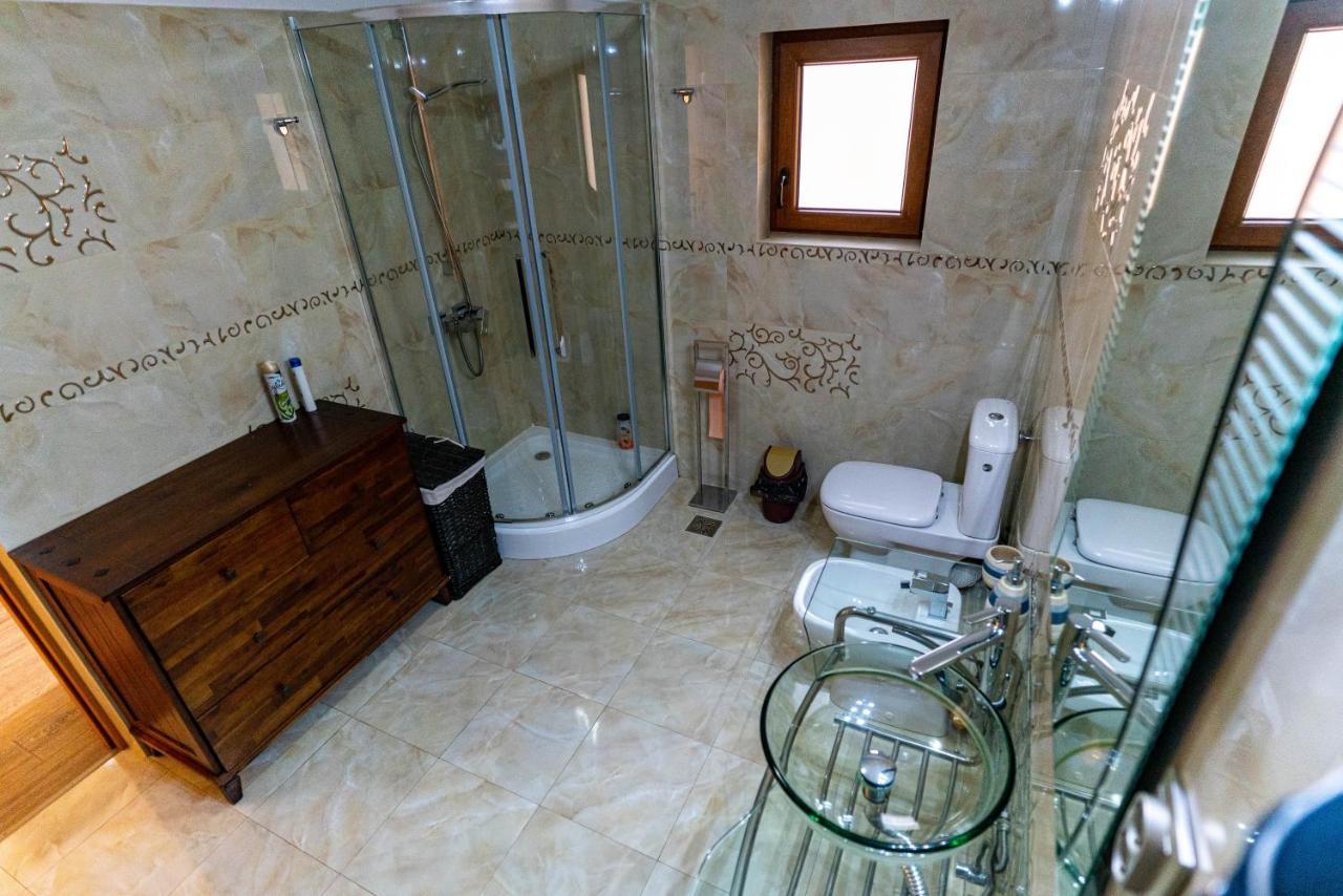 Отель La Bebe 1 Bed Хунедоара Экстерьер фото