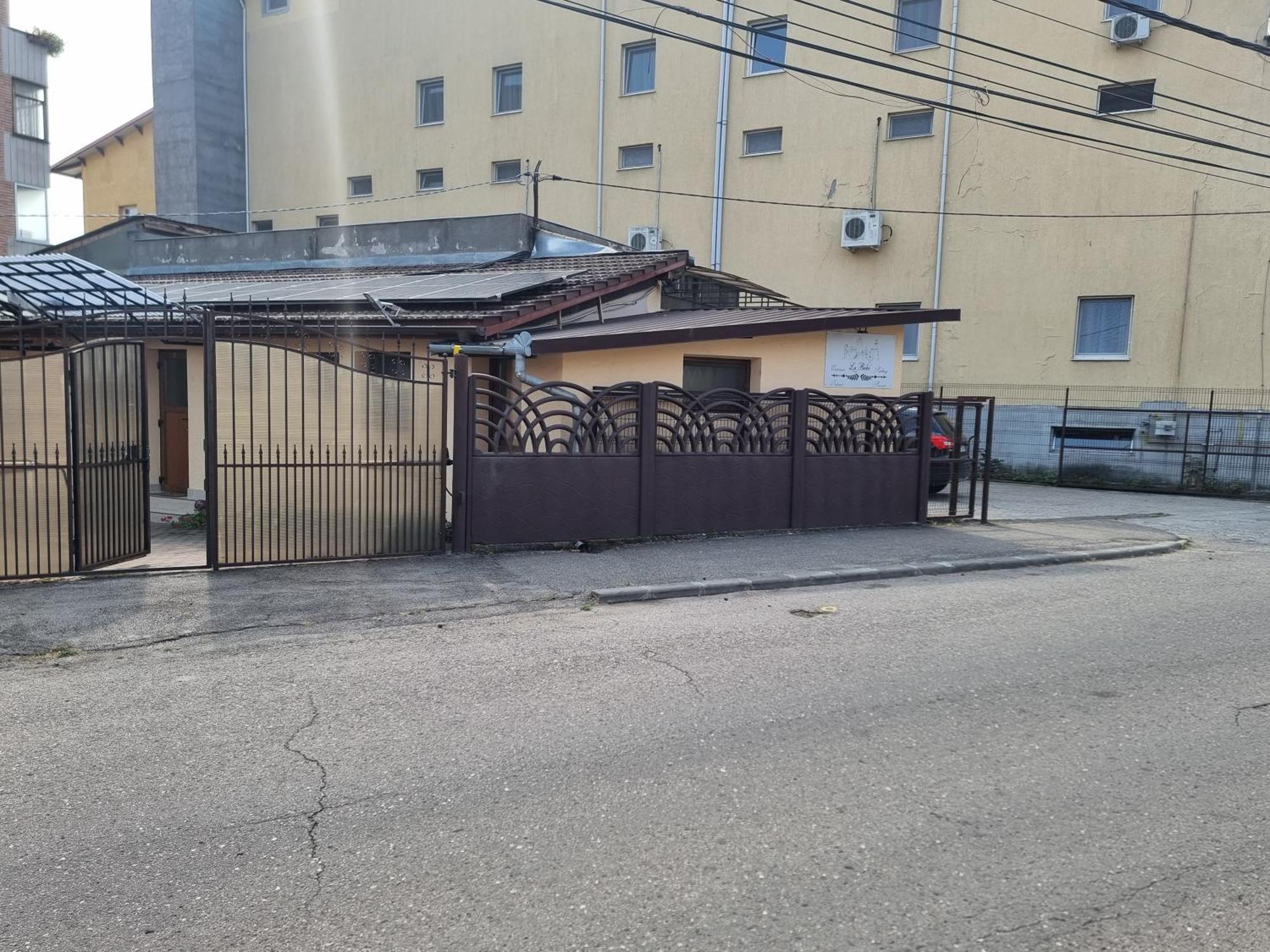 Отель La Bebe 1 Bed Хунедоара Экстерьер фото